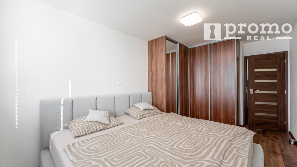 PREDANÉ STIEROVÁ - KVP 4 IZBOVÝ PRAŽSKÝ BYT 91m2+7m2  LOGGIA KOMPLETNÁ REKONŠTRUKCIA KLIMATIZÁCIA