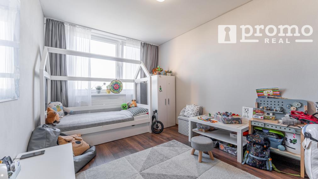 PREDANÉ STIEROVÁ - KVP 4 IZBOVÝ PRAŽSKÝ BYT 91m2+7m2  LOGGIA KOMPLETNÁ REKONŠTRUKCIA KLIMATIZÁCIA