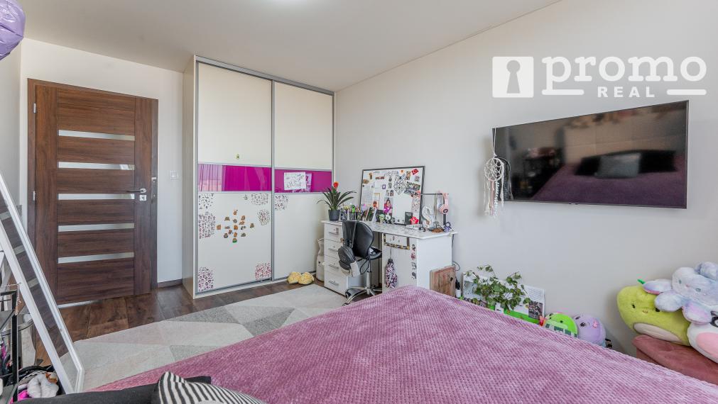 PREDANÉ STIEROVÁ - KVP 4 IZBOVÝ PRAŽSKÝ BYT 91m2+7m2  LOGGIA KOMPLETNÁ REKONŠTRUKCIA KLIMATIZÁCIA