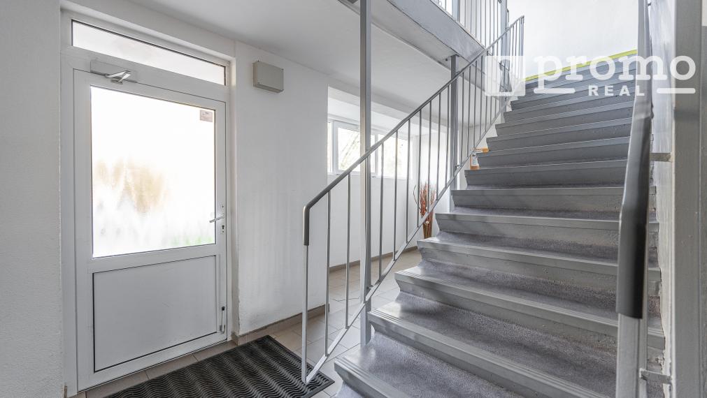 PREDANÉ STIEROVÁ - KVP 4 IZBOVÝ PRAŽSKÝ BYT 91m2+7m2  LOGGIA KOMPLETNÁ REKONŠTRUKCIA KLIMATIZÁCIA