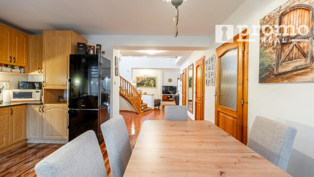 PREDANÉ HRAŠOVÍK 7 IZB, BAZÉN,GARÁŽ,POZEMOK 750m2