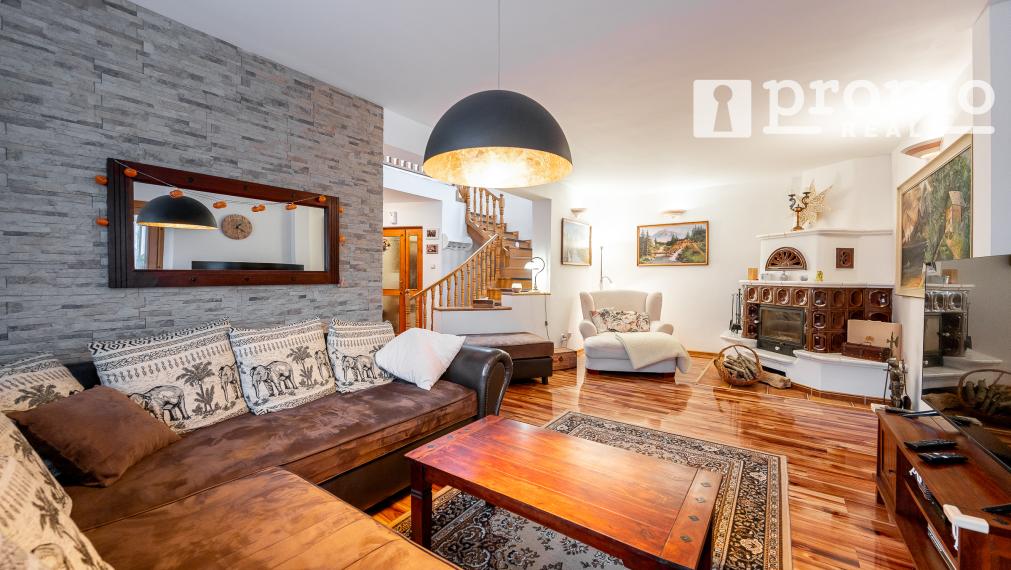 PREDANÉ HRAŠOVÍK 7 IZB, BAZÉN,GARÁŽ,POZEMOK 750m2