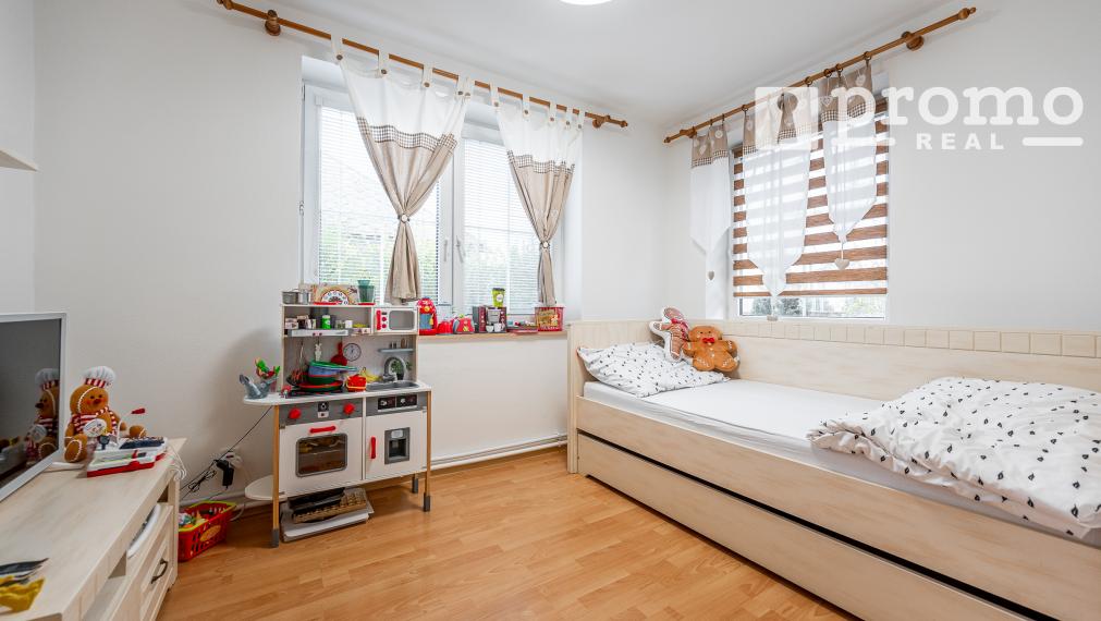 PREDANÉ HRAŠOVÍK 7 IZB, BAZÉN,GARÁŽ,POZEMOK 750m2