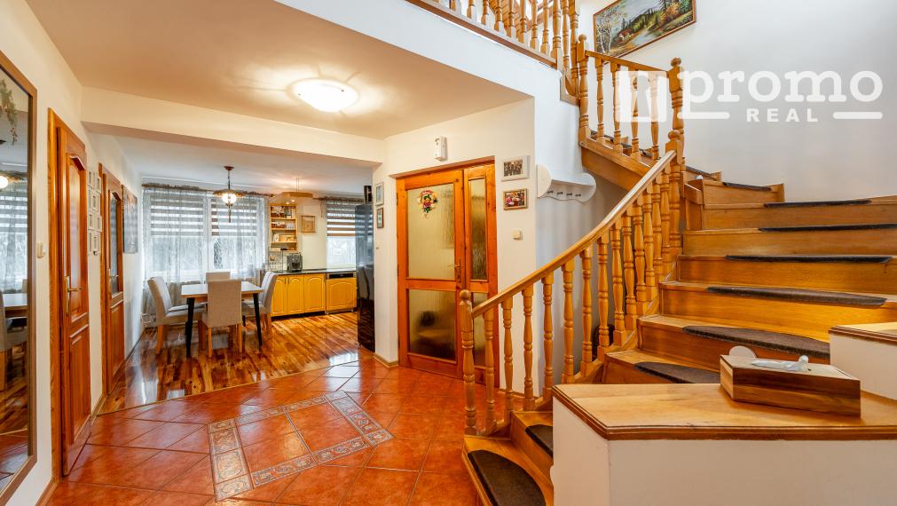 PREDANÉ HRAŠOVÍK 7 IZB, BAZÉN,GARÁŽ,POZEMOK 750m2