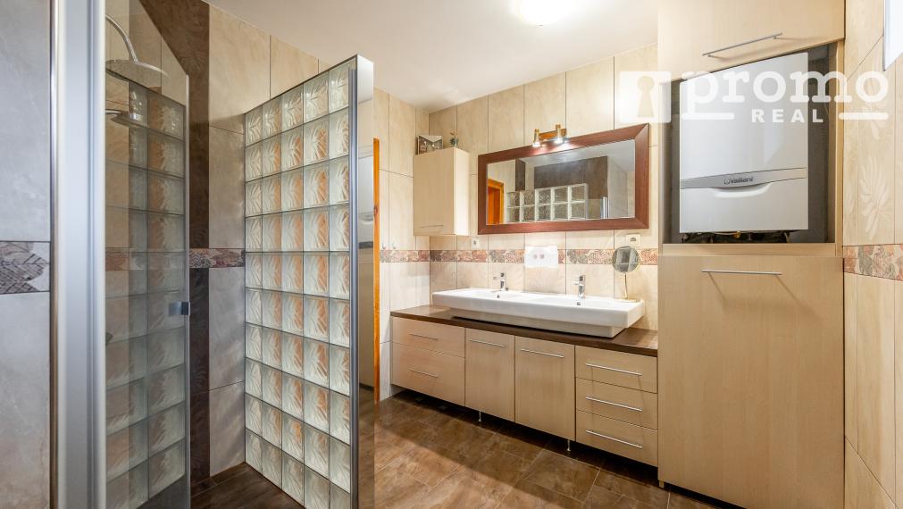 PREDANÉ HRAŠOVÍK 7 IZB, BAZÉN,GARÁŽ,POZEMOK 750m2