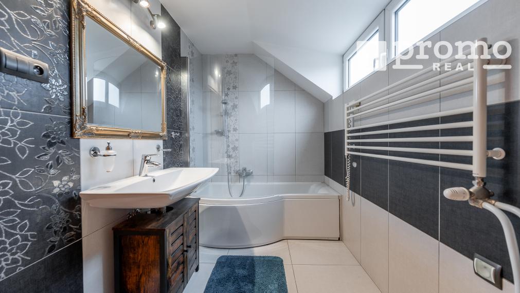 PREDANÉ HRAŠOVÍK 7 IZB, BAZÉN,GARÁŽ,POZEMOK 750m2