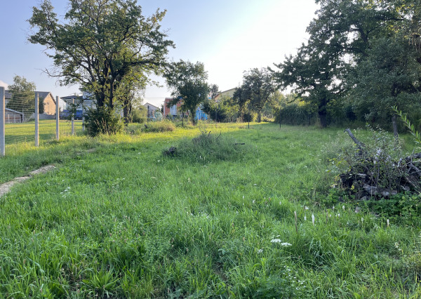 PEREŠ STAVEBNÝ POZEMOK 1975m2 -