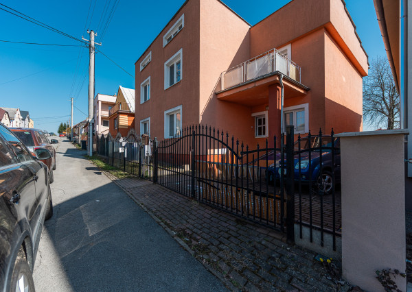 🏡 Priestranný rodinný dom s 2 bytmi a veľkou záhradou – Prešov, Solivar, Čajkovského ulica